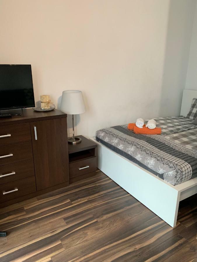 Apartament Panorama Spodek Apartment คาโตวีตเซ ภายนอก รูปภาพ